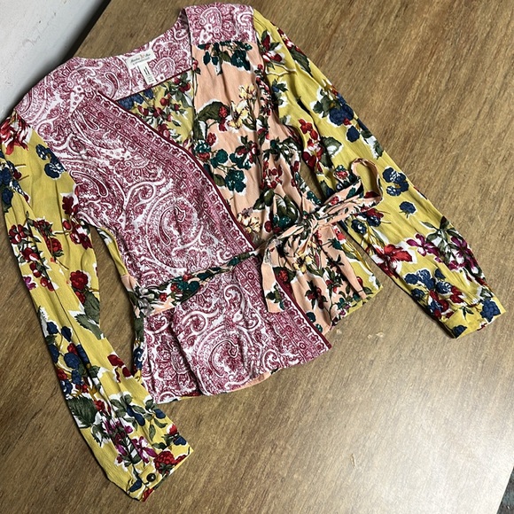 Meadow rue greatshape Anthropologie patchwork floral multi color wrap blouse - Picture 3 of 9